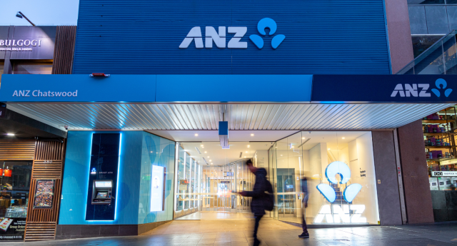 Australian bank bonus warning