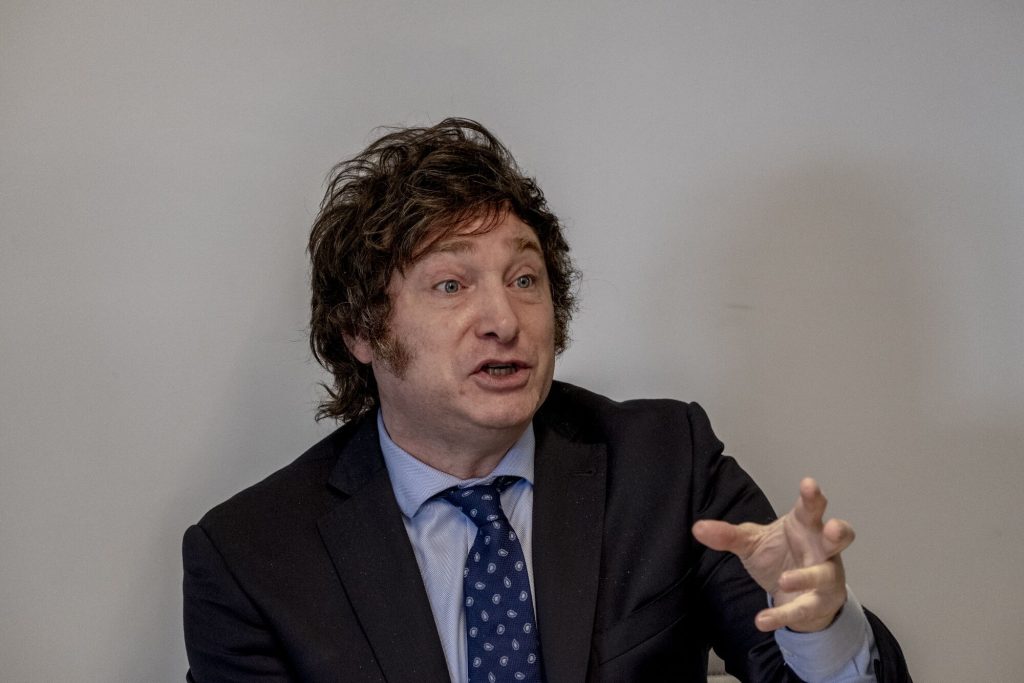 Argentina airline privatization backlash